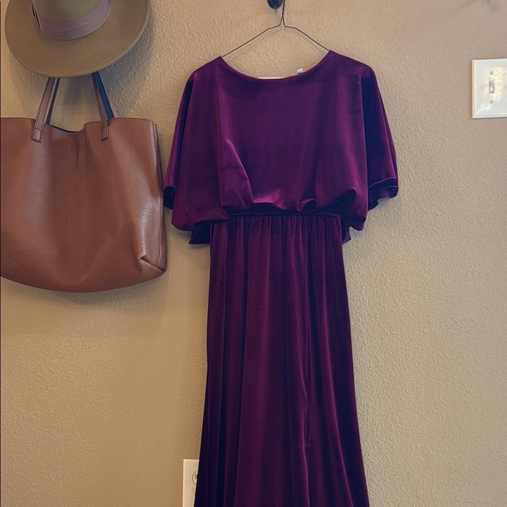 Chic Velvet Maxi Dress in Rich Purple
